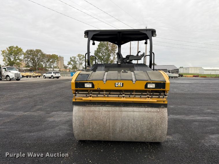 image for item FK4179 2021 Caterpillar CB13 double drum vibratory roller