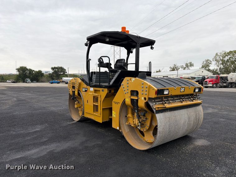 image for item FK4179 2021 Caterpillar CB13 double drum vibratory roller