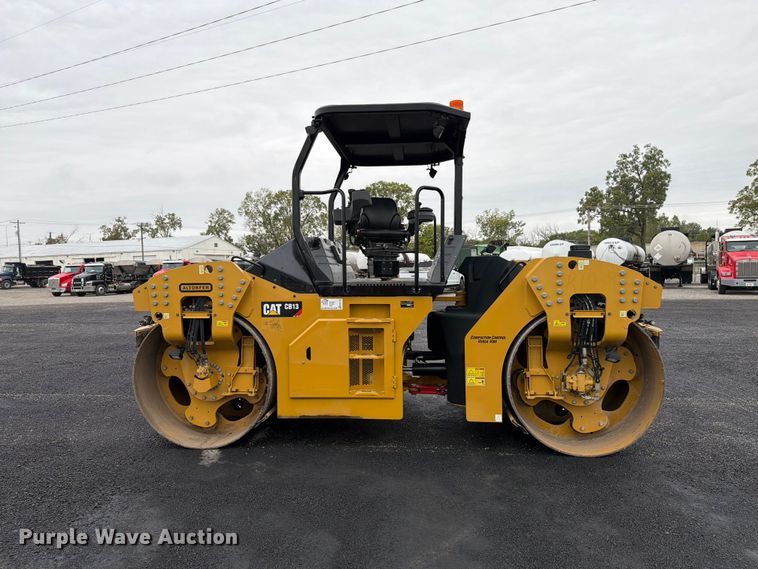image for item FK4179 2021 Caterpillar CB13 double drum vibratory roller