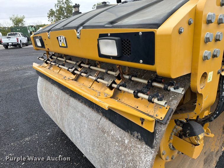image for item FK4179 2021 Caterpillar CB13 double drum vibratory roller