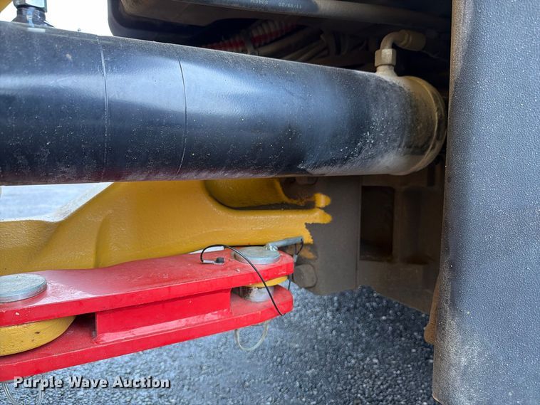 image for item FK4179 2021 Caterpillar CB13 double drum vibratory roller