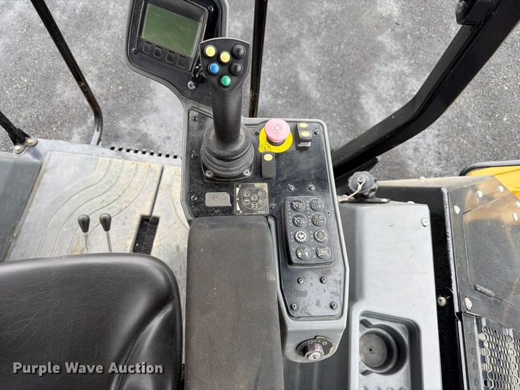 image for item FK4179 2021 Caterpillar CB13 double drum vibratory roller