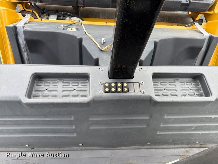 image for item FK4179 2021 Caterpillar CB13 double drum vibratory roller