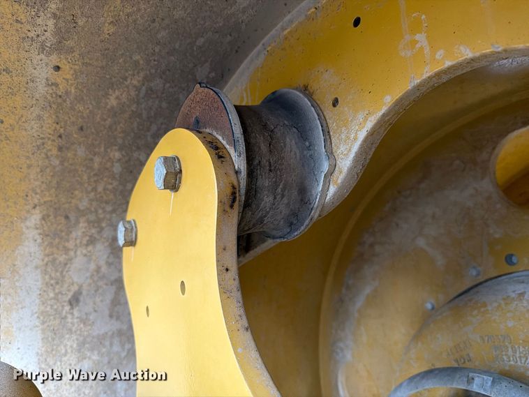 image for item FK4179 2021 Caterpillar CB13 double drum vibratory roller
