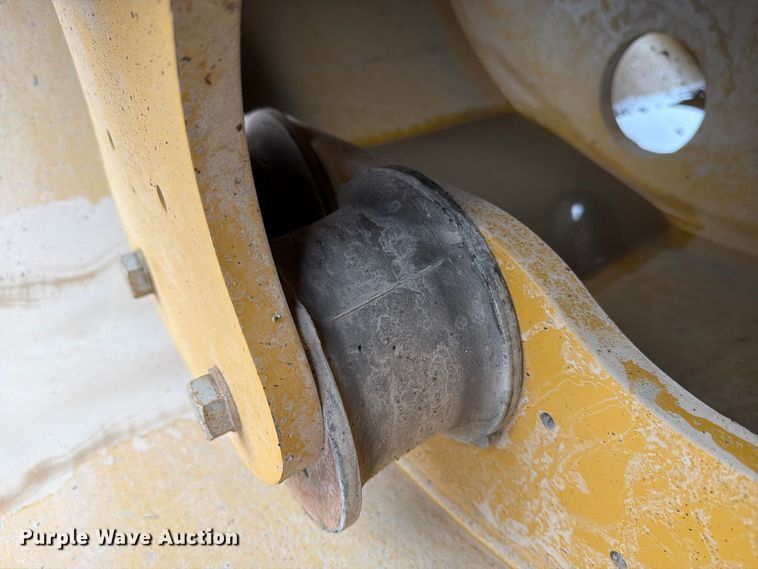 image for item FK4179 2021 Caterpillar CB13 double drum vibratory roller