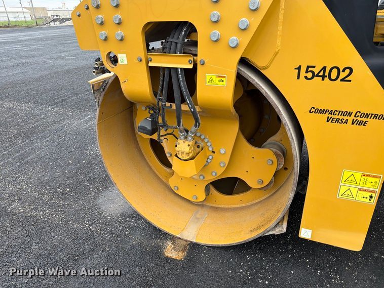 image for item FK4179 2021 Caterpillar CB13 double drum vibratory roller
