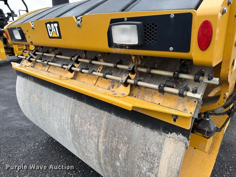 image for item FK4179 2021 Caterpillar CB13 double drum vibratory roller