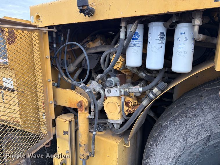 image for item FK4180 2006 Caterpillar AP1000D paver