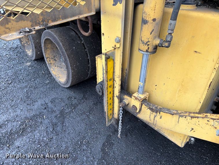 image for item FK4180 2006 Caterpillar AP1000D paver
