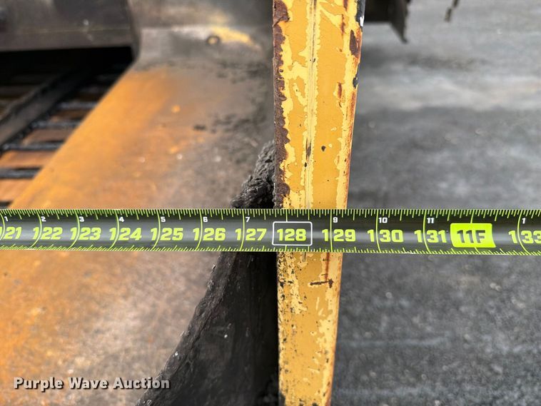 image for item FK4180 2006 Caterpillar AP1000D paver