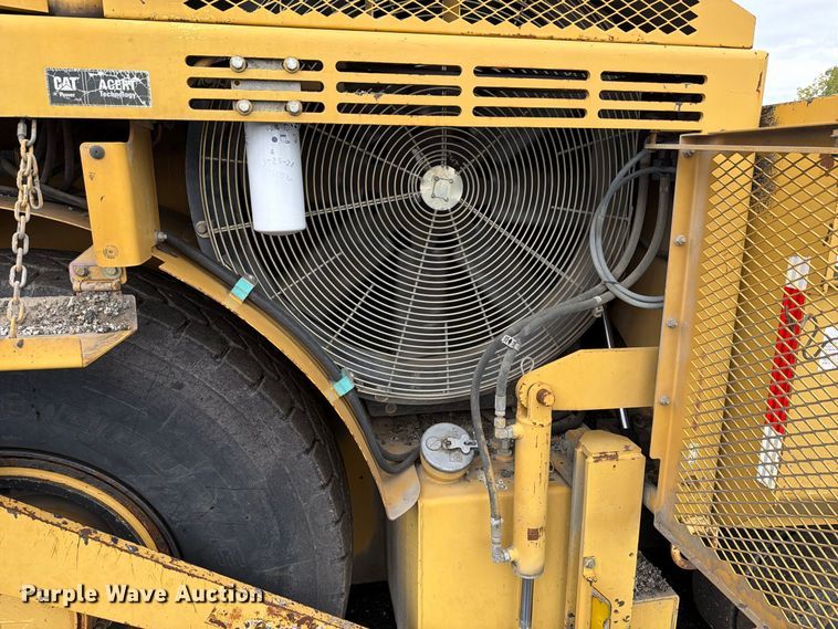 image for item FK4180 2006 Caterpillar AP1000D paver