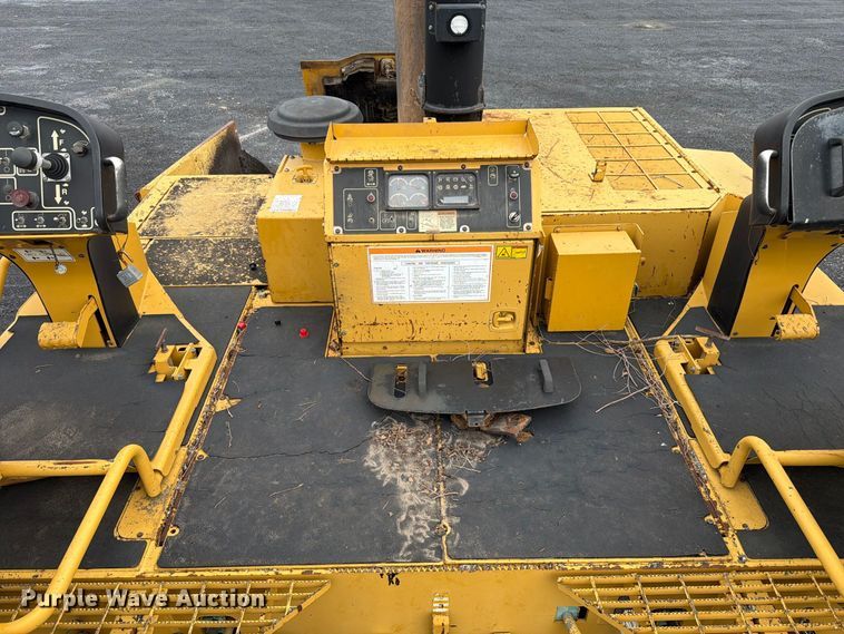 image for item FK4180 2006 Caterpillar AP1000D paver