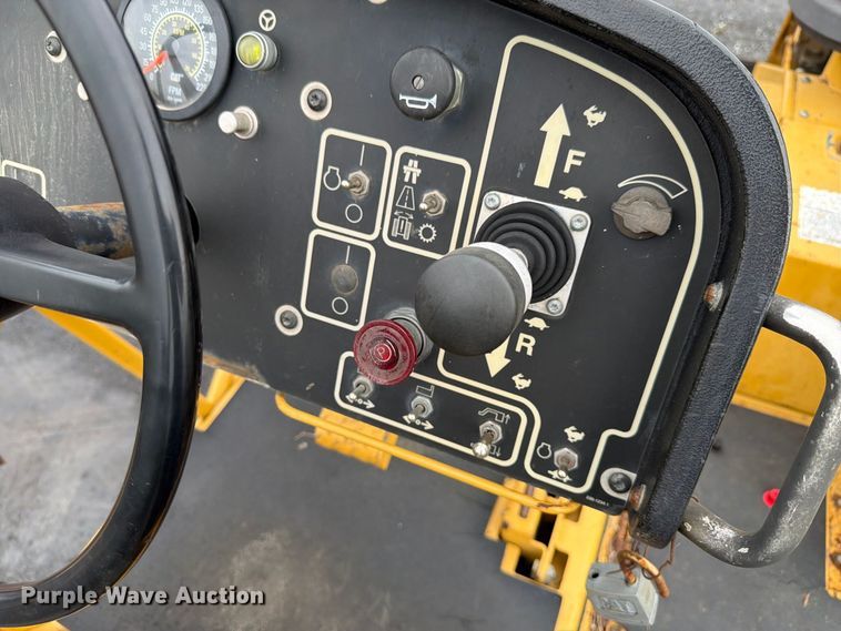 image for item FK4180 2006 Caterpillar AP1000D paver