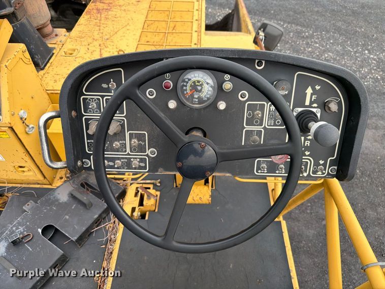 image for item FK4180 2006 Caterpillar AP1000D paver