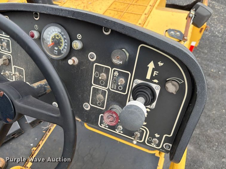 image for item FK4180 2006 Caterpillar AP1000D paver