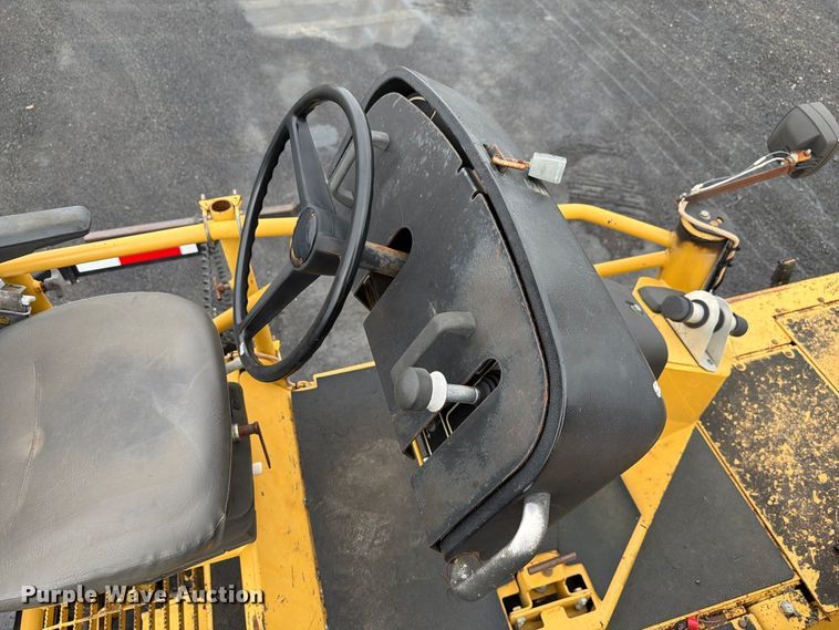 image for item FK4180 2006 Caterpillar AP1000D paver