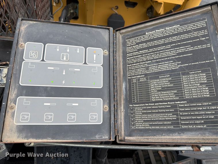 image for item FK4180 2006 Caterpillar AP1000D paver