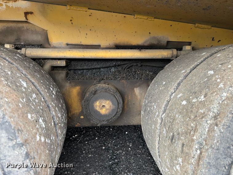 image for item FK4180 2006 Caterpillar AP1000D paver