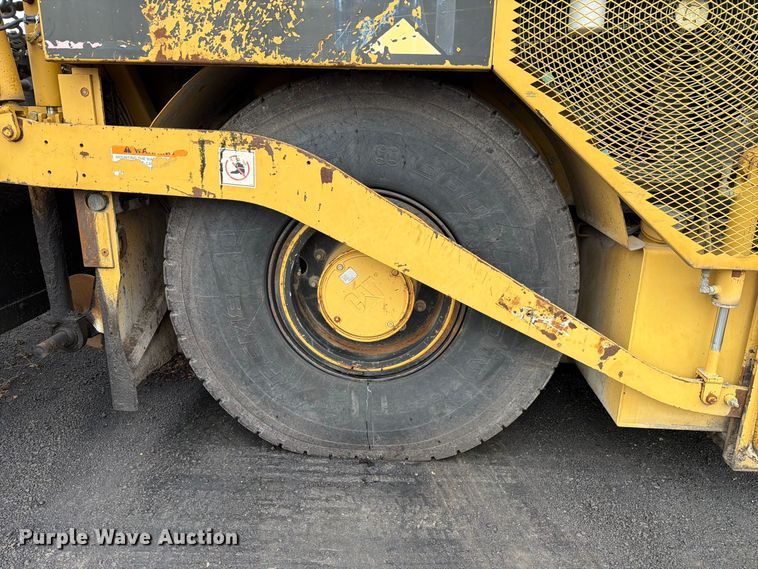 image for item FK4180 2006 Caterpillar AP1000D paver
