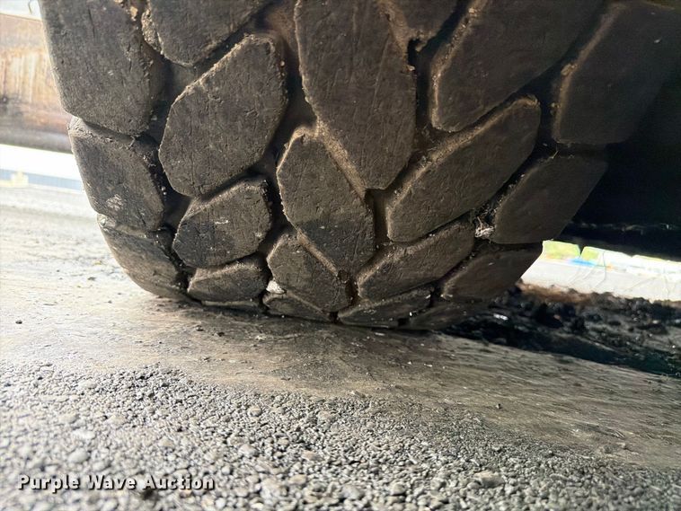 image for item FK4180 2006 Caterpillar AP1000D paver