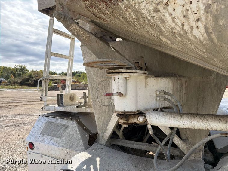 image for item FK4185 1999 Sterling ready mix truck