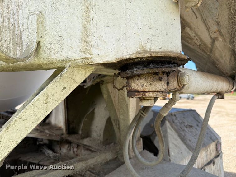 image for item FK4185 1999 Sterling ready mix truck