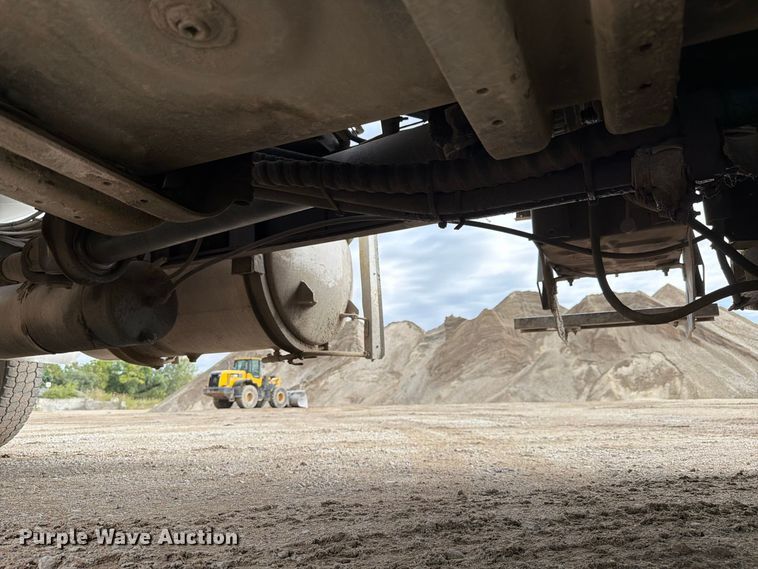 image for item FK4185 1999 Sterling ready mix truck