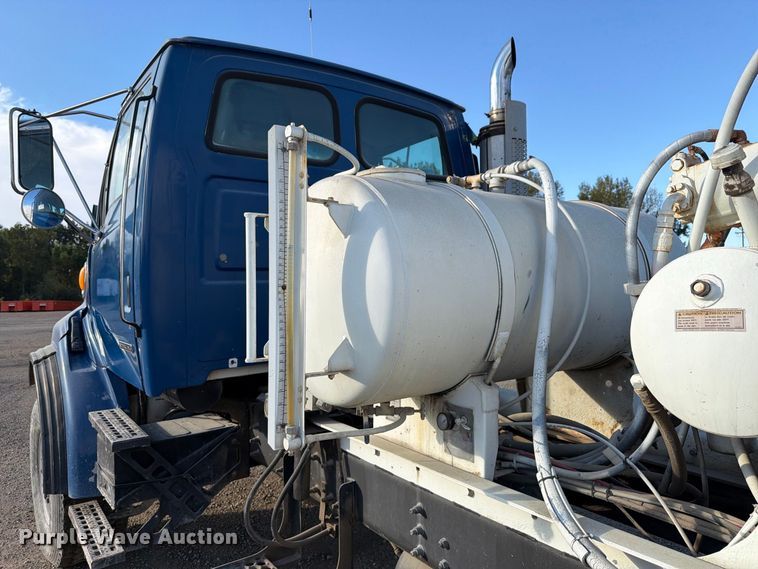 image for item FK4187 1999 Sterling Truck L8513 ready mix truck