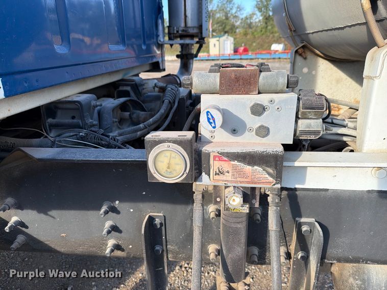 image for item FK4187 1999 Sterling Truck L8513 ready mix truck