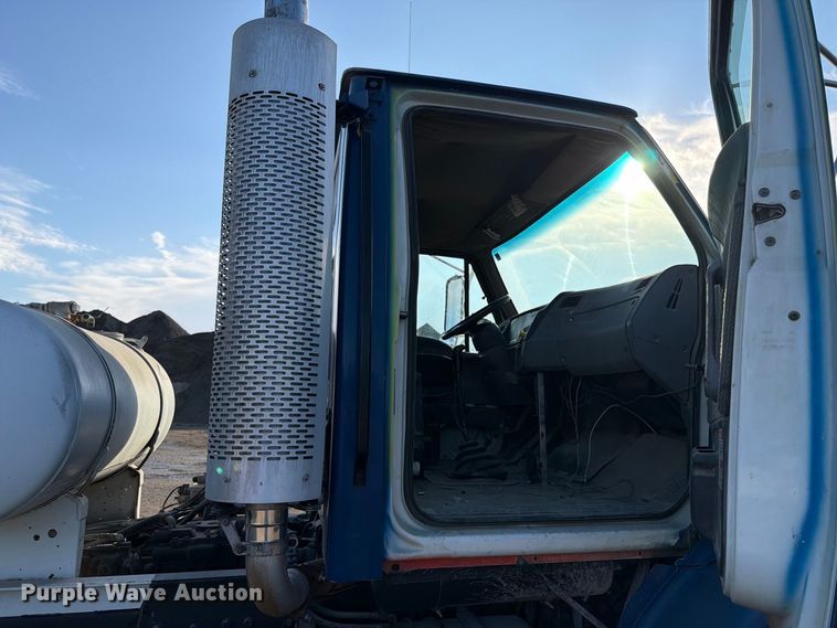 image for item FK4187 1999 Sterling Truck L8513 ready mix truck