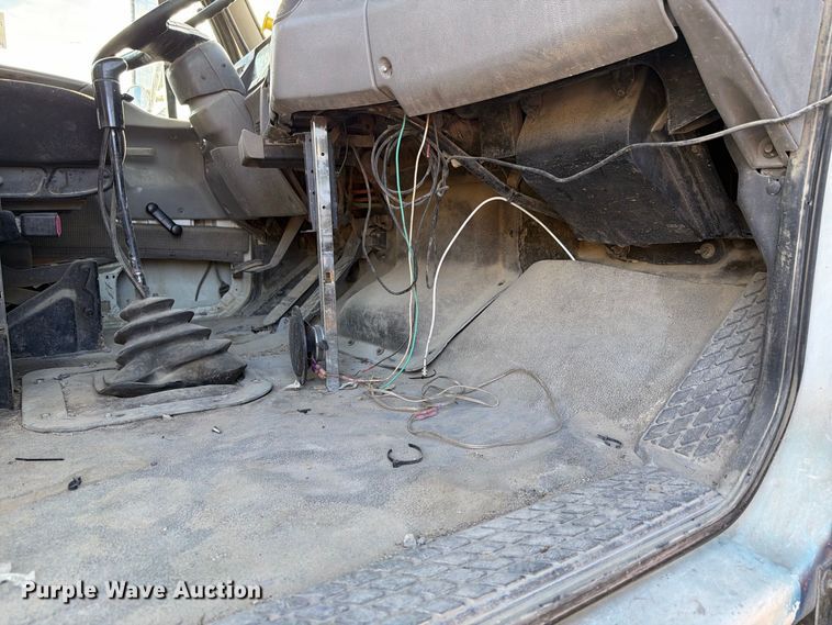 image for item FK4187 1999 Sterling Truck L8513 ready mix truck