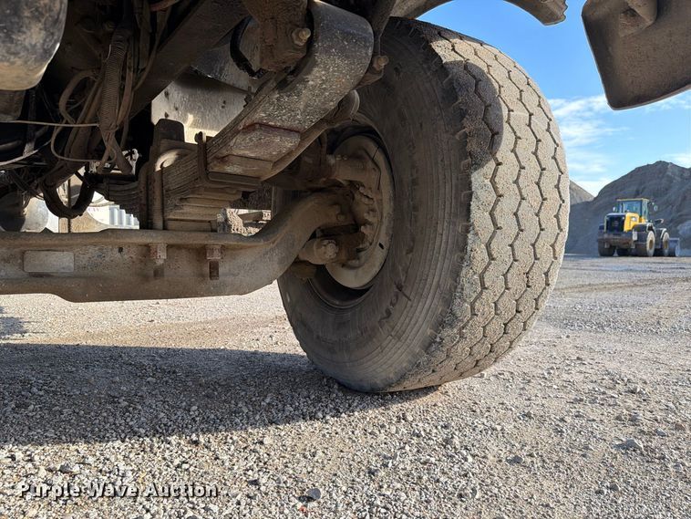 image for item FK4187 1999 Sterling Truck L8513 ready mix truck