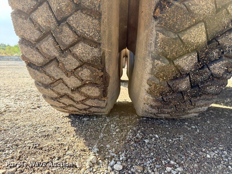 image for item FK4187 1999 Sterling Truck L8513 ready mix truck