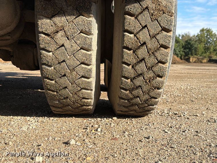 image for item FK4187 1999 Sterling Truck L8513 ready mix truck