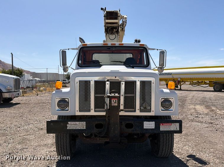 image for item FK4633 1996 International Navistar F-2574 crane truck
