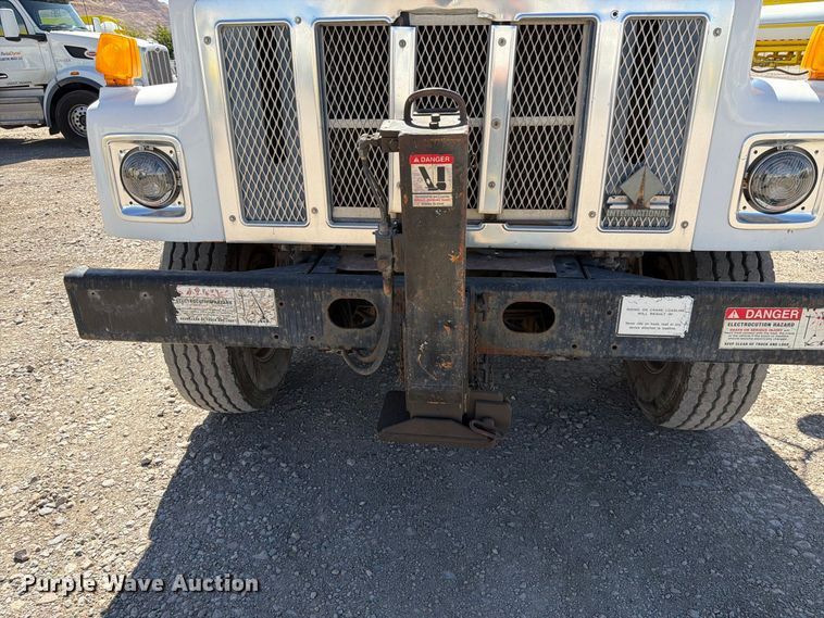 image for item FK4633 1996 International Navistar F-2574 crane truck