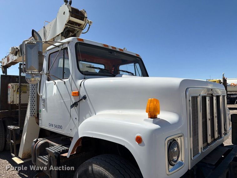 image for item FK4633 1996 International Navistar F-2574 crane truck