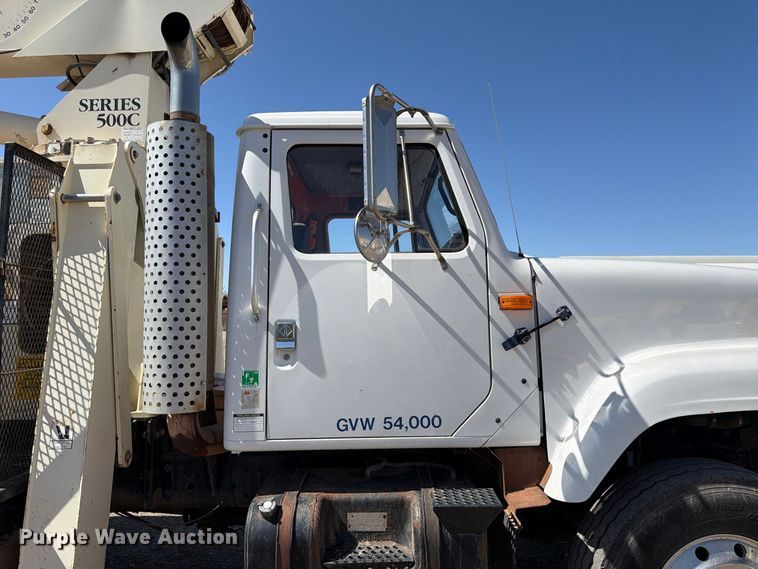 image for item FK4633 1996 International Navistar F-2574 crane truck
