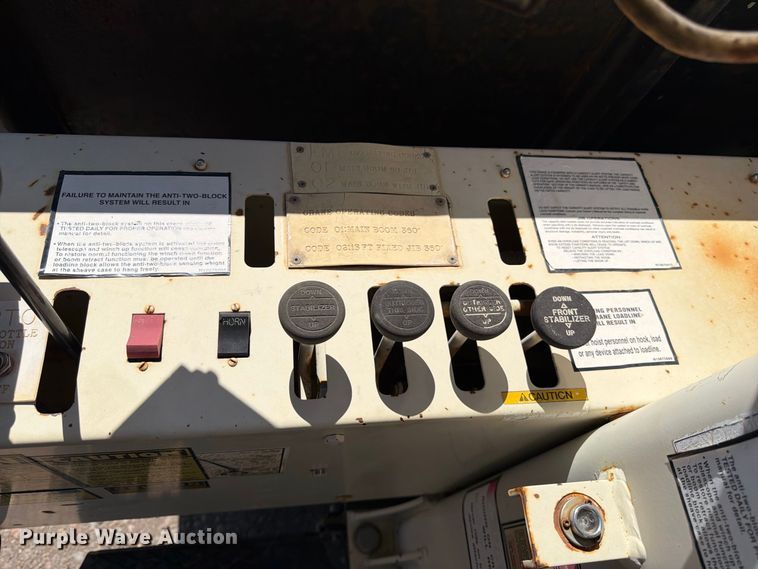 image for item FK4633 1996 International Navistar F-2574 crane truck