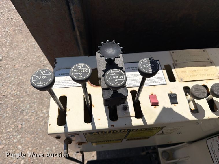 image for item FK4633 1996 International Navistar F-2574 crane truck