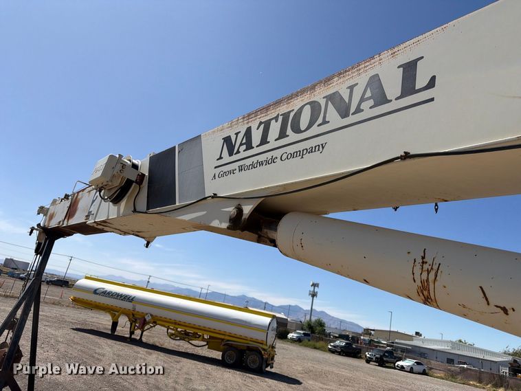 image for item FK4633 1996 International Navistar F-2574 crane truck