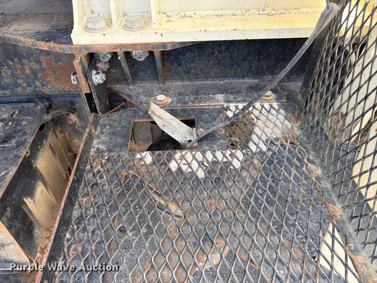 image for item FK4633 1996 International Navistar F-2574 crane truck