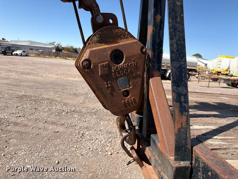 image for item FK4633 1996 International Navistar F-2574 crane truck