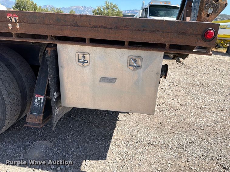 image for item FK4633 1996 International Navistar F-2574 crane truck