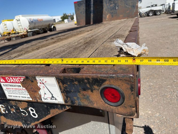 image for item FK4633 1996 International Navistar F-2574 crane truck