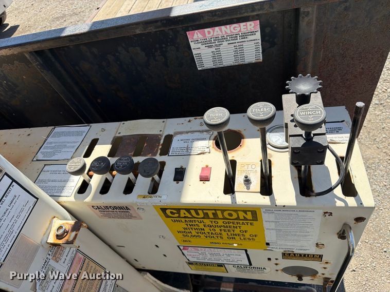 image for item FK4633 1996 International Navistar F-2574 crane truck