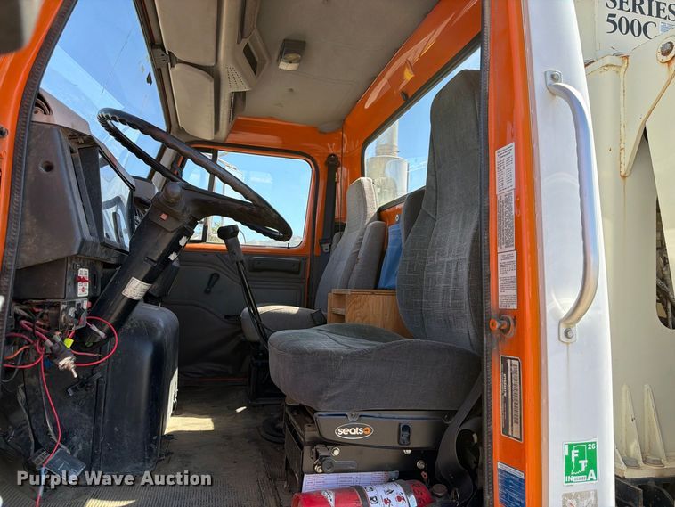 image for item FK4633 1996 International Navistar F-2574 crane truck