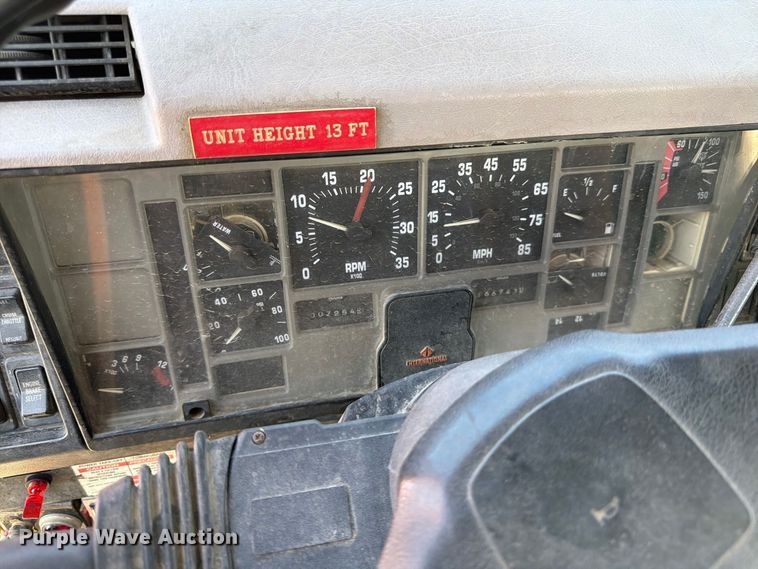 image for item FK4633 1996 International Navistar F-2574 crane truck