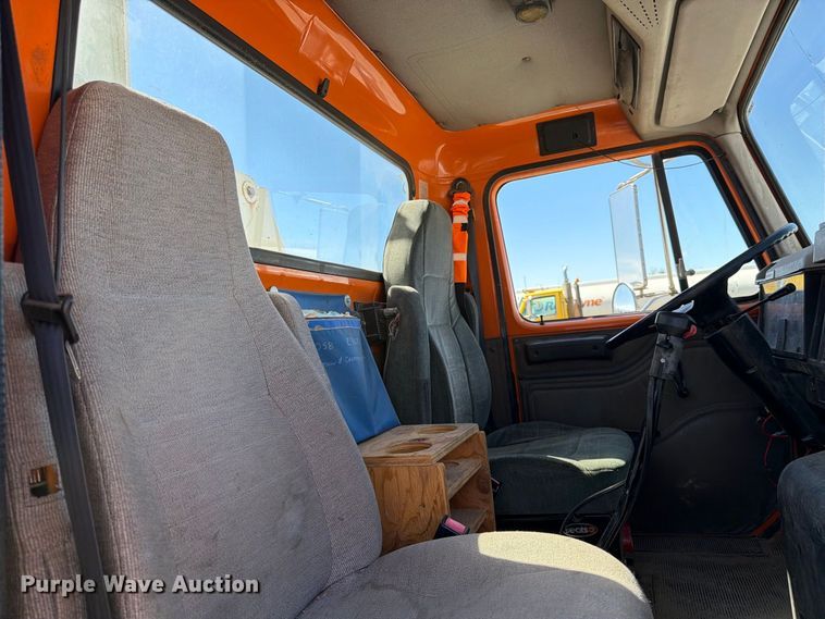 image for item FK4633 1996 International Navistar F-2574 crane truck