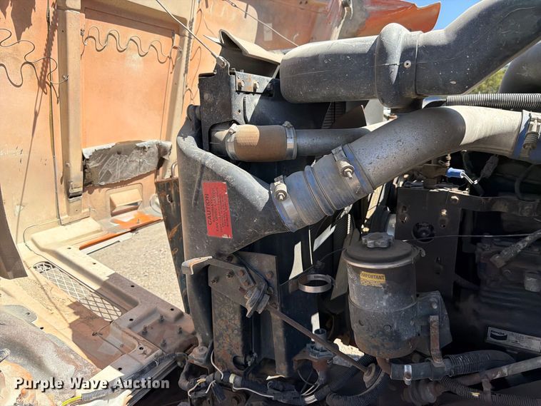 image for item FK4633 1996 International Navistar F-2574 crane truck